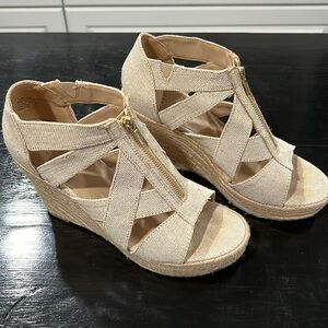Tan w/Gold Twined Wedges